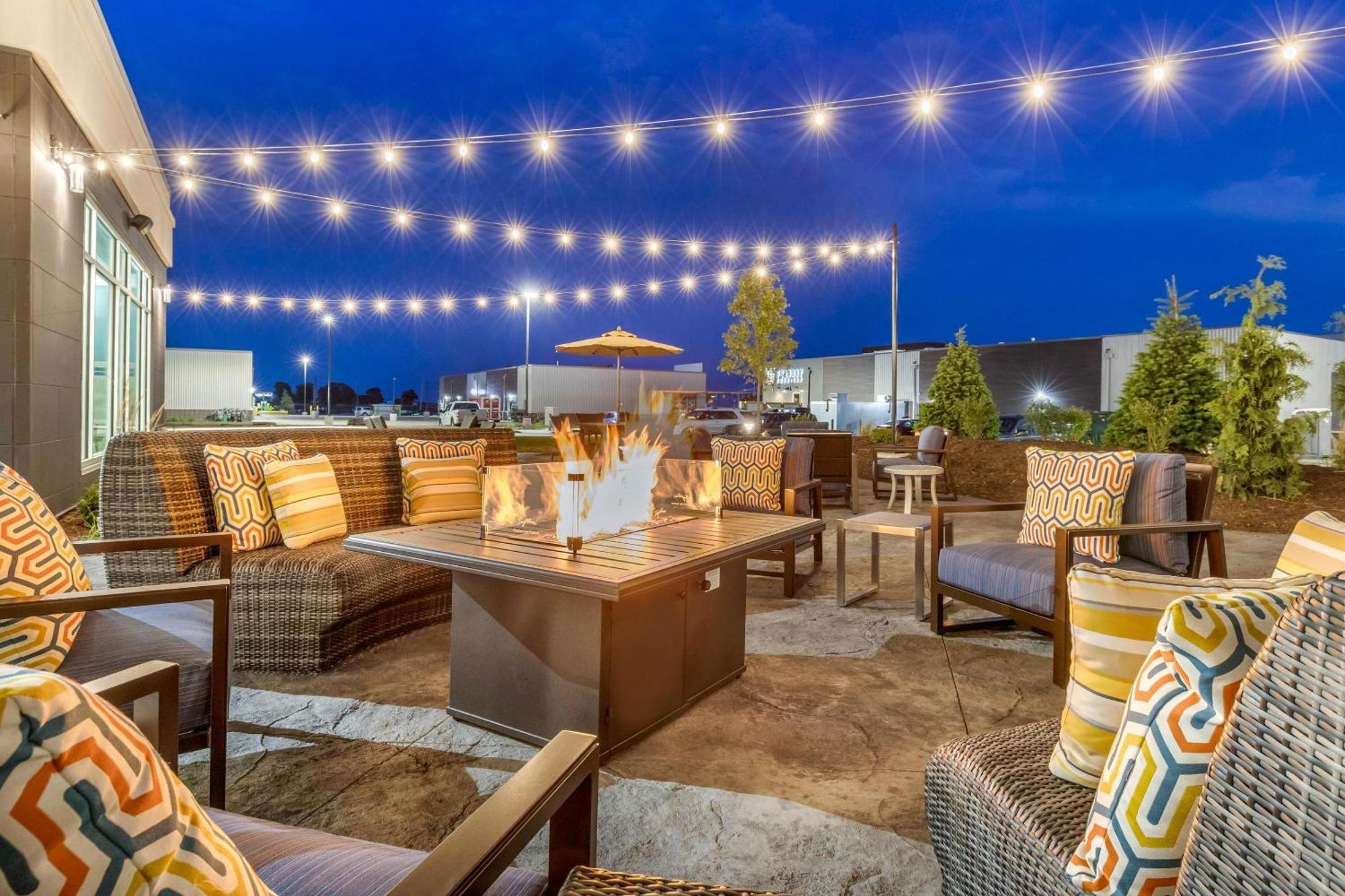 Cambria Hotel Davenport Quad Cities Bettendorf Buitenkant foto